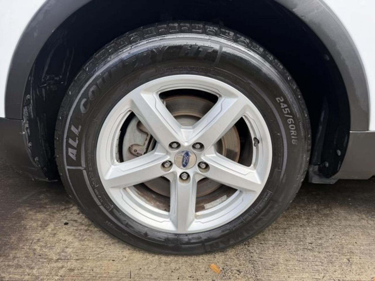 2019 White Ford Explorer (1FM5K7D83KG) with an 6 3.5 L engine, Automatic transmission, located at 27610 S Dixie Hwy, Homestead, FL, 33032, (305) 749-2348, 25.510241, -80.438301 - Boasts 24 Highway MPG and 17 City MPG! This Ford Explorer delivers a Regular Unleaded V-6 3.5 L/213 engine powering this Automatic transmission. ENGINE: 3.5L TI-VCT V6, Wheels: 18 5-Spoke Sparkle Silver-Painted Alum, Valet Function.* This Ford Explorer Features the Following Options *Trip Computer, - Photo#16