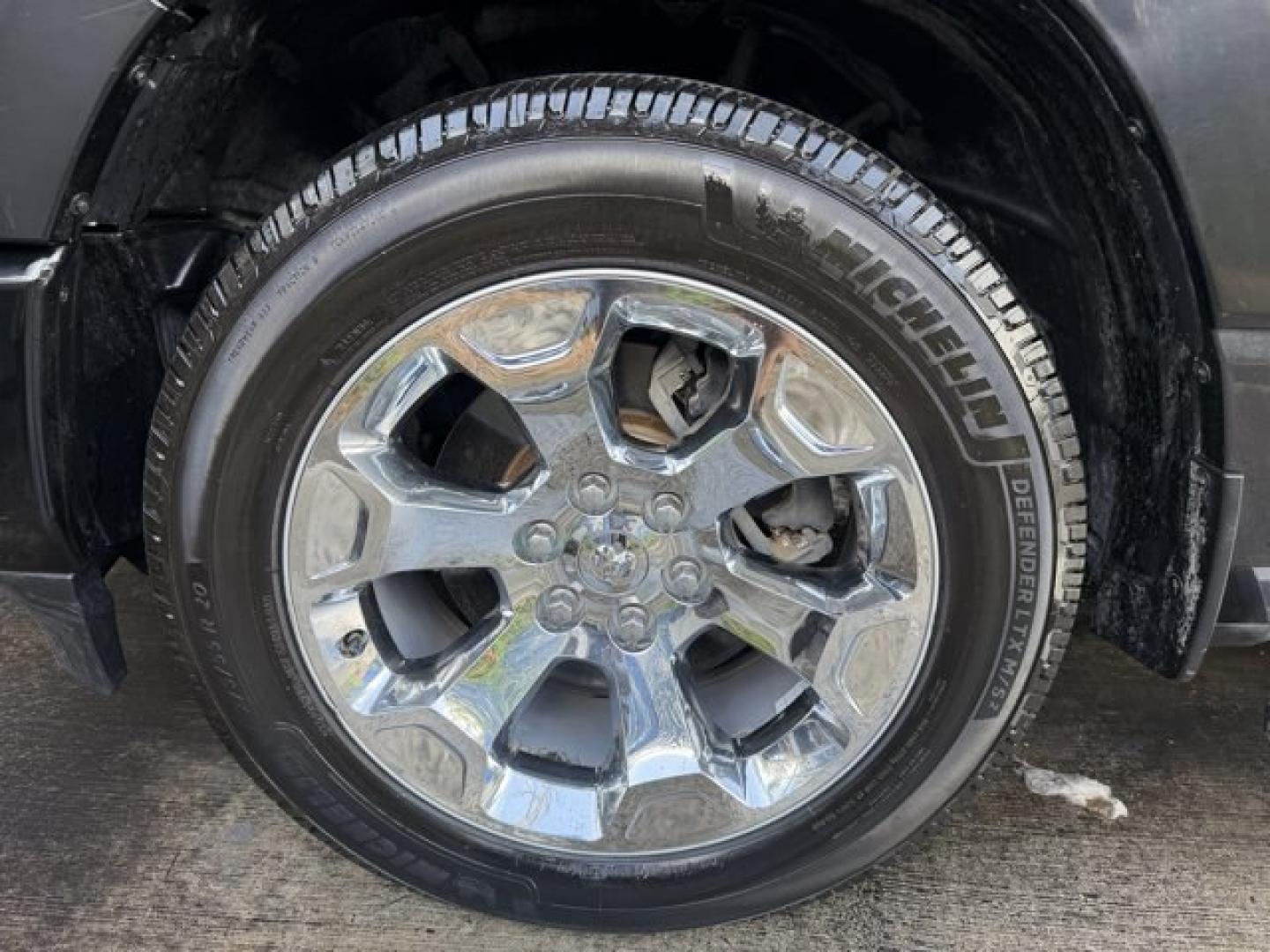 2019 Diamond Black Crystal Pearlcoat /Black Ram 1500 (1C6RREFT0KN) with an 8 5.7 L engine, Automatic transmission, located at 27610 S Dixie Hwy, Homestead, FL, 33032, (305) 749-2348, 25.510241, -80.438301 - KBB.com 10 Favorite New-for-2019 Cars. Scores 22 Highway MPG and 15 City MPG! This Ram 1500 boasts a Regular Unleaded V-8 5.7 L/345 engine powering this Automatic transmission. WHEELS: 20 X 9 ALUMINUM CHROME CLAD, TRANSMISSION: 8-SPEED AUTOMATIC (8HP75), TIRES: 275/55R20 OWL ALL SEASON.*This Ram 150 - Photo#16