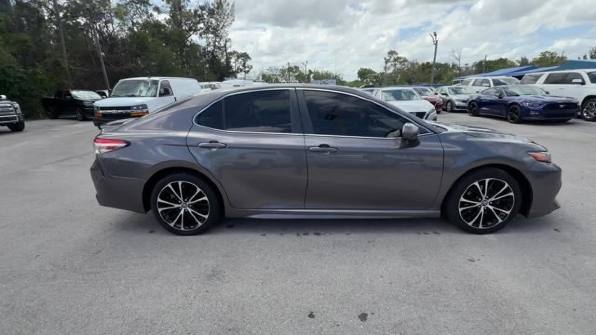 2019 Gray Toyota Camry (4T1B11HK7KU) with an 4 2.5 L engine, Automatic transmission, located at 27610 S Dixie Hwy, Homestead, FL, 33032, (305) 749-2348, 25.510241, -80.438301 - KBB.com 10 Best Sedans Under $30,000. This Toyota Camry boasts a Regular Unleaded I-4 2.5 L/152 engine powering this Automatic transmission. Wireless Phone Connectivity, Window Grid And Roof Mount Antenna, Variable Intermittent Wipers.*This Toyota Camry Comes Equipped with These Options *Valet Funct - Photo#5