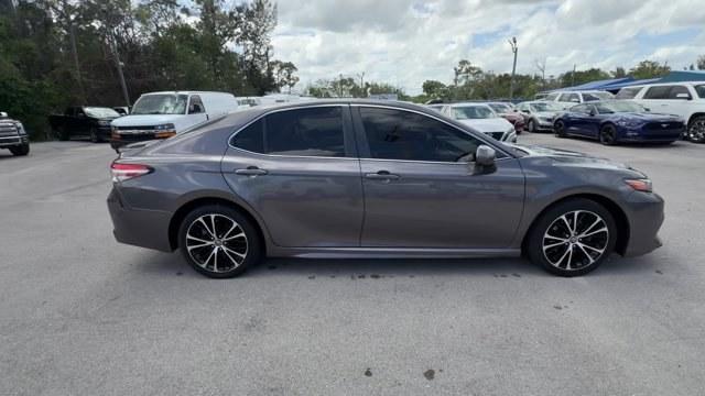 2019 Gray Toyota Camry (4T1B11HK7KU) with an 4 2.5 L engine, Automatic transmission, located at 27610 S Dixie Hwy, Homestead, FL, 33032, (305) 749-2348, 25.510241, -80.438301 - KBB.com 10 Best Sedans Under $30,000. This Toyota Camry boasts a Regular Unleaded I-4 2.5 L/152 engine powering this Automatic transmission. Wireless Phone Connectivity, Window Grid And Roof Mount Antenna, Variable Intermittent Wipers.*This Toyota Camry Comes Equipped with These Options *Valet Funct - Photo#5