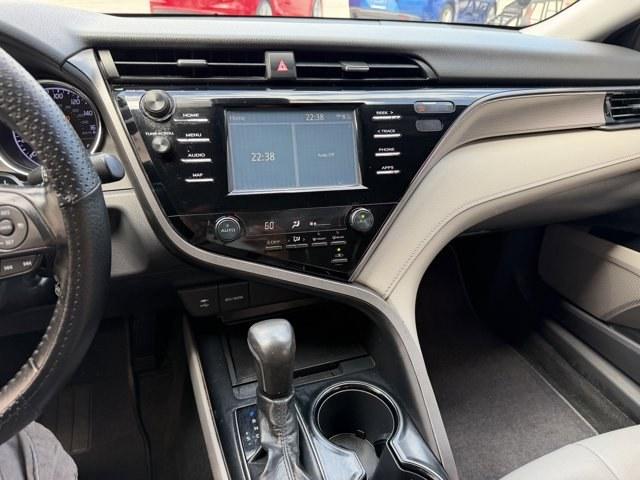 2019 Gray Toyota Camry (4T1B11HK7KU) with an 4 2.5 L engine, Automatic transmission, located at 27610 S Dixie Hwy, Homestead, FL, 33032, (305) 749-2348, 25.510241, -80.438301 - KBB.com 10 Best Sedans Under $30,000. This Toyota Camry boasts a Regular Unleaded I-4 2.5 L/152 engine powering this Automatic transmission. Wireless Phone Connectivity, Window Grid And Roof Mount Antenna, Variable Intermittent Wipers.*This Toyota Camry Comes Equipped with These Options *Valet Funct - Photo#9