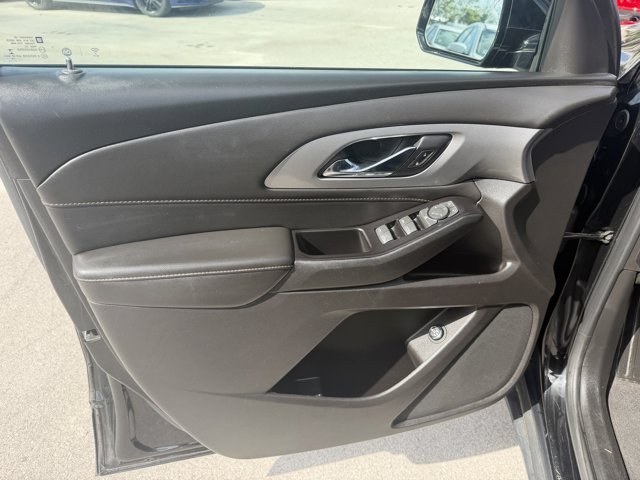 2019 Mosaic Black Metallic /Jet Black Chevrolet Traverse (1GNERGKW5KJ) with an 6 3.6L engine, Automatic transmission, located at 27610 S Dixie Hwy, Homestead, FL, 33032, (305) 749-2348, 25.510241, -80.438301 - KBB.com 12 Best Family Cars. Scores 27 Highway MPG and 18 City MPG! This Chevrolet Traverse delivers a Gas V6 3.6L/217 engine powering this Automatic transmission. WHEELS, 18 (45.7 CM) BRIGHT SILVER PAINTED ALUMINUM (STD), UNIVERSAL HOME REMOTE, INCLUDES GARAGE DOOR OPENER, PROGRAMMABLE, TRANSMISSIO - Photo#11