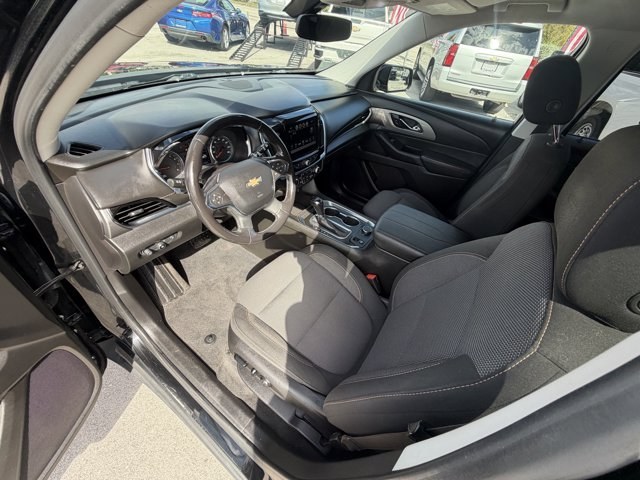 2019 Mosaic Black Metallic /Jet Black Chevrolet Traverse (1GNERGKW5KJ) with an 6 3.6L engine, Automatic transmission, located at 27610 S Dixie Hwy, Homestead, FL, 33032, (305) 749-2348, 25.510241, -80.438301 - KBB.com 12 Best Family Cars. Scores 27 Highway MPG and 18 City MPG! This Chevrolet Traverse delivers a Gas V6 3.6L/217 engine powering this Automatic transmission. WHEELS, 18 (45.7 CM) BRIGHT SILVER PAINTED ALUMINUM (STD), UNIVERSAL HOME REMOTE, INCLUDES GARAGE DOOR OPENER, PROGRAMMABLE, TRANSMISSIO - Photo#12