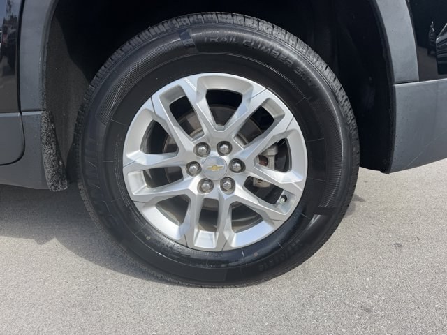 2019 Mosaic Black Metallic /Jet Black Chevrolet Traverse (1GNERGKW5KJ) with an 6 3.6L engine, Automatic transmission, located at 27610 S Dixie Hwy, Homestead, FL, 33032, (305) 749-2348, 25.510241, -80.438301 - KBB.com 12 Best Family Cars. Scores 27 Highway MPG and 18 City MPG! This Chevrolet Traverse delivers a Gas V6 3.6L/217 engine powering this Automatic transmission. WHEELS, 18 (45.7 CM) BRIGHT SILVER PAINTED ALUMINUM (STD), UNIVERSAL HOME REMOTE, INCLUDES GARAGE DOOR OPENER, PROGRAMMABLE, TRANSMISSIO - Photo#16