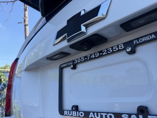 2017 Summit White /Jet Black Chevrolet Tahoe (1GNSCBKC3HR) with an 8 5.3L engine, Automatic transmission, located at 27610 S Dixie Hwy, Homestead, FL, 33032, (305) 749-2348, 25.510241, -80.438301 - KBB.com 5-Year Cost to Own Awards. Only 98,963 Miles! Boasts 23 Highway MPG and 16 City MPG! This Chevrolet Tahoe delivers a Gas/Ethanol V8 5.3L/325 engine powering this Automatic transmission. WIRELESS CHARGING, WHEELS, 20 X 9 (50.8 CM X 22.9 CM) POLISHED-ALUMINUM, TRANSMISSION, 6-SPEED AUTOMATIC, - Photo#16