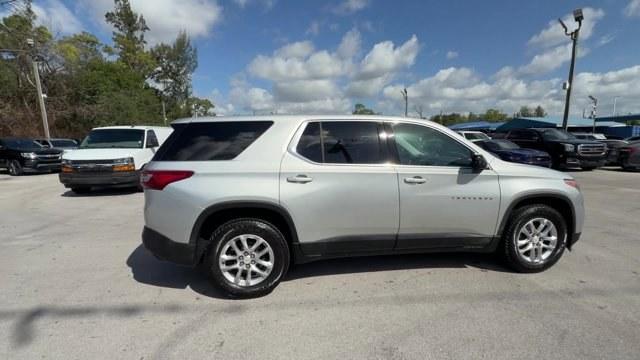 2018 Silver Ice Metallic /Jet Black Chevrolet Traverse (1GNERFKW1JJ) with an 6 3.6L engine, Automatic transmission, located at 27610 S Dixie Hwy, Homestead, FL, 33032, (305) 749-2348, 25.510241, -80.438301 - KBB.com Best Family Cars. Boasts 27 Highway MPG and 18 City MPG! This Chevrolet Traverse boasts a Gas V6 3.6L/ engine powering this Automatic transmission. WHEELS, 18 (45.7 CM) BRIGHT SILVER PAINTED ALUMINUM, TRANSMISSION, 9-SPEED AUTOMATIC (STD), TIRES, P255/65R18 ALL-SEASON BLACKWALL.* This Chevro - Photo#2