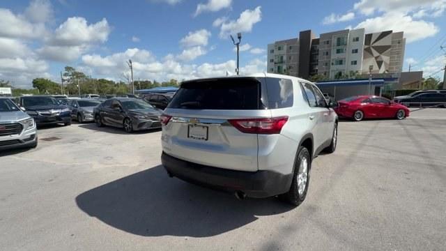 2018 Silver Ice Metallic /Jet Black Chevrolet Traverse (1GNERFKW1JJ) with an 6 3.6L engine, Automatic transmission, located at 27610 S Dixie Hwy, Homestead, FL, 33032, (305) 749-2348, 25.510241, -80.438301 - KBB.com Best Family Cars. Boasts 27 Highway MPG and 18 City MPG! This Chevrolet Traverse boasts a Gas V6 3.6L/ engine powering this Automatic transmission. WHEELS, 18 (45.7 CM) BRIGHT SILVER PAINTED ALUMINUM, TRANSMISSION, 9-SPEED AUTOMATIC (STD), TIRES, P255/65R18 ALL-SEASON BLACKWALL.* This Chevro - Photo#4