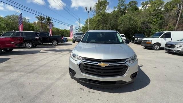 2018 Silver Ice Metallic /Jet Black Chevrolet Traverse (1GNERFKW1JJ) with an 6 3.6L engine, Automatic transmission, located at 27610 S Dixie Hwy, Homestead, FL, 33032, (305) 749-2348, 25.510241, -80.438301 - KBB.com Best Family Cars. Boasts 27 Highway MPG and 18 City MPG! This Chevrolet Traverse boasts a Gas V6 3.6L/ engine powering this Automatic transmission. WHEELS, 18 (45.7 CM) BRIGHT SILVER PAINTED ALUMINUM, TRANSMISSION, 9-SPEED AUTOMATIC (STD), TIRES, P255/65R18 ALL-SEASON BLACKWALL.* This Chevro - Photo#7