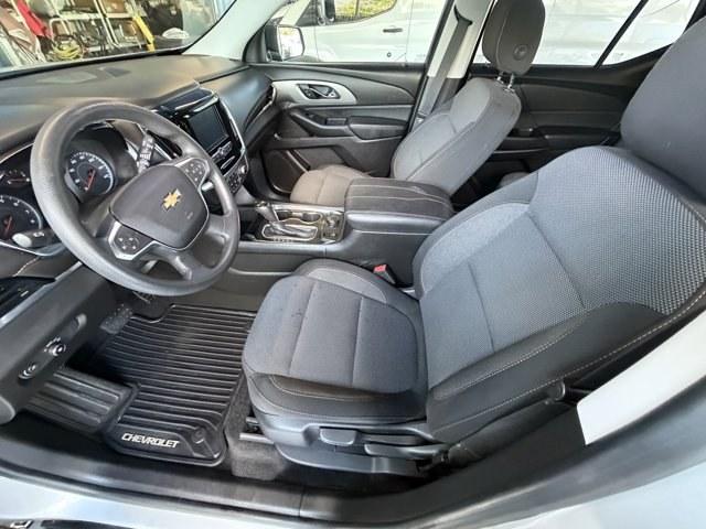 2018 Silver Ice Metallic /Jet Black Chevrolet Traverse (1GNERFKW1JJ) with an 6 3.6L engine, Automatic transmission, located at 27610 S Dixie Hwy, Homestead, FL, 33032, (305) 749-2348, 25.510241, -80.438301 - KBB.com Best Family Cars. Boasts 27 Highway MPG and 18 City MPG! This Chevrolet Traverse boasts a Gas V6 3.6L/ engine powering this Automatic transmission. WHEELS, 18 (45.7 CM) BRIGHT SILVER PAINTED ALUMINUM, TRANSMISSION, 9-SPEED AUTOMATIC (STD), TIRES, P255/65R18 ALL-SEASON BLACKWALL.* This Chevro - Photo#10