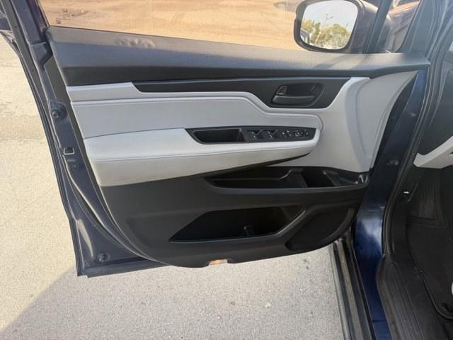 2020 Blue Honda Odyssey (5FNRL6H22LB) with an 6 3.5 L engine, Automatic transmission, located at 27610 S Dixie Hwy, Homestead, FL, 33032, (305) 749-2348, 25.510241, -80.438301 - ALG Residual Value Awards, Residual Value Awards. Boasts 28 Highway MPG and 19 City MPG! This Honda Odyssey delivers a Regular Unleaded V-6 3.5 L/212 engine powering this Automatic transmission. Wireless Phone Connectivity, VSA Electronic Stability Control (ESC), Vinyl Door Trim Insert.* This Honda - Photo#12