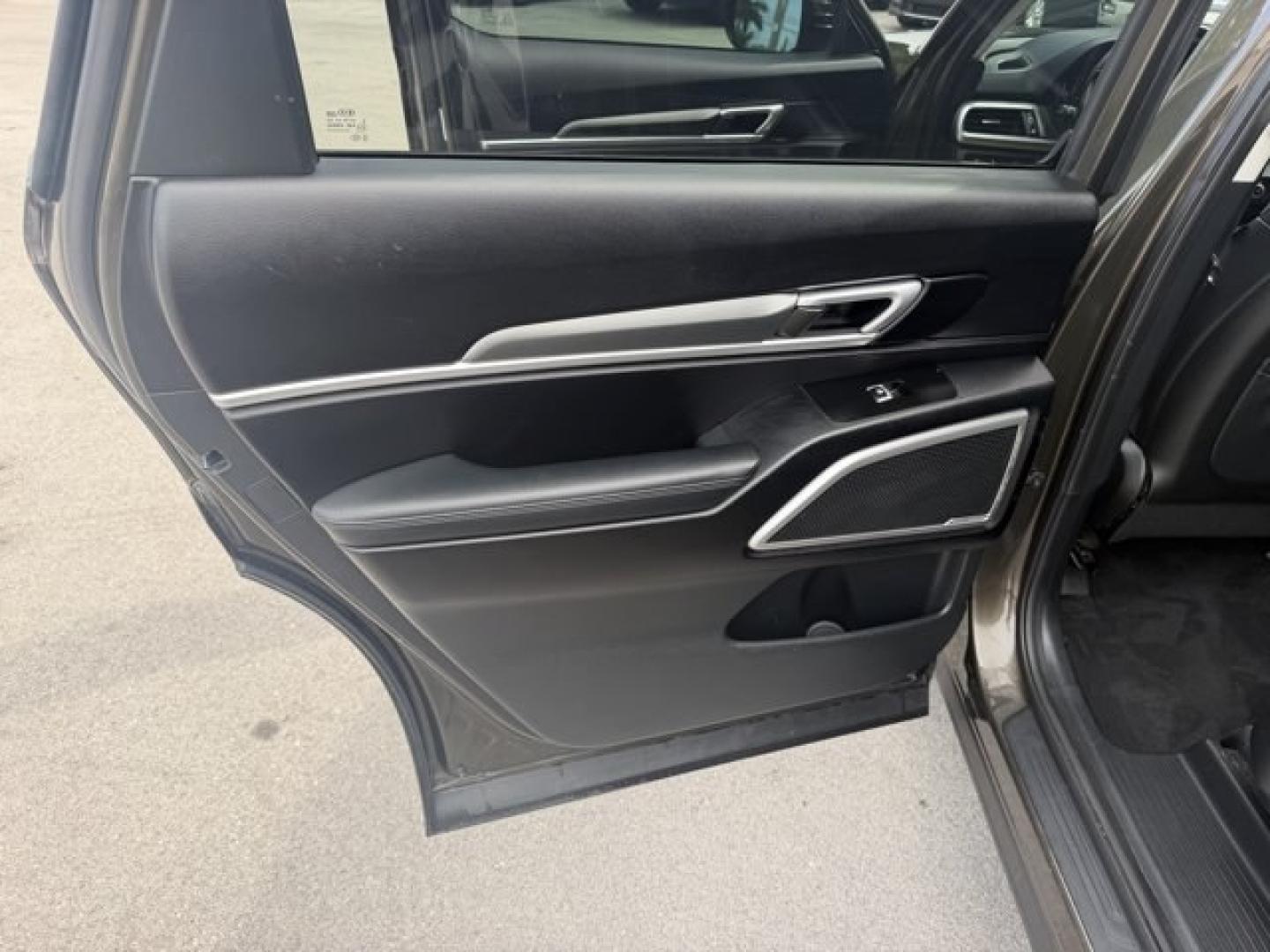 2020 Dark Moss /Black Kia Telluride (5XYP6DHC7LG) with an 6 3.8 L engine, Automatic transmission, located at 27610 S Dixie Hwy, Homestead, FL, 33032, (305) 749-2348, 25.510241, -80.438301 - KBB.com Best Buy Awards. Boasts 24 Highway MPG and 19 City MPG! This Kia Telluride delivers a Regular Unleaded V-6 3.8 L/231 engine powering this Automatic transmission. WHEEL LOCKS, EC MIRROR W/COMPASS and HOMELINK, DARK MOSS.* This Kia Telluride Features the Following Options *CARPETED FLOOR MAT- Photo#13