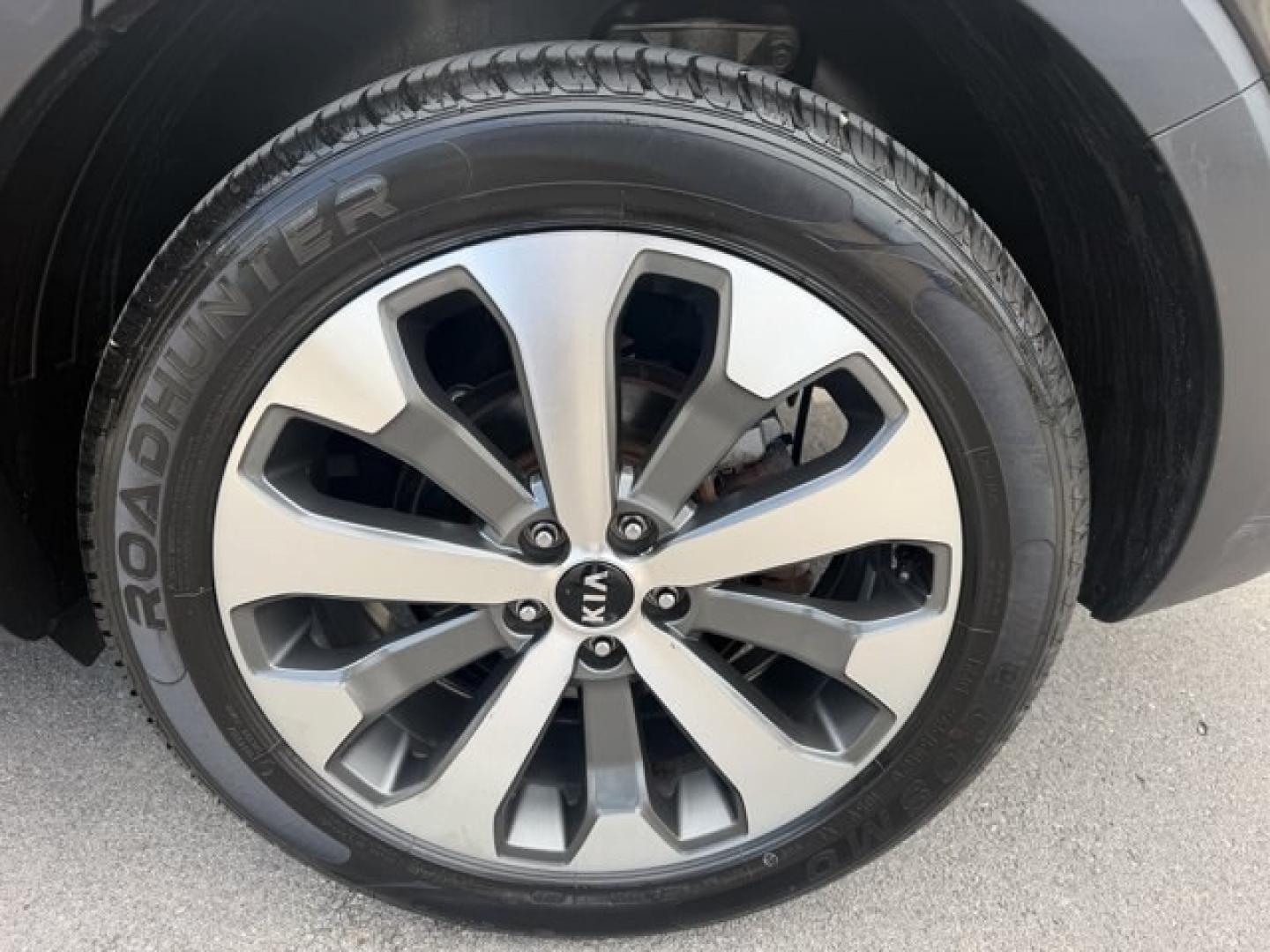 2020 Dark Moss /Black Kia Telluride (5XYP6DHC7LG) with an 6 3.8 L engine, Automatic transmission, located at 27610 S Dixie Hwy, Homestead, FL, 33032, (305) 749-2348, 25.510241, -80.438301 - KBB.com Best Buy Awards. Boasts 24 Highway MPG and 19 City MPG! This Kia Telluride delivers a Regular Unleaded V-6 3.8 L/231 engine powering this Automatic transmission. WHEEL LOCKS, EC MIRROR W/COMPASS and HOMELINK, DARK MOSS.* This Kia Telluride Features the Following Options *CARPETED FLOOR MAT- Photo#17