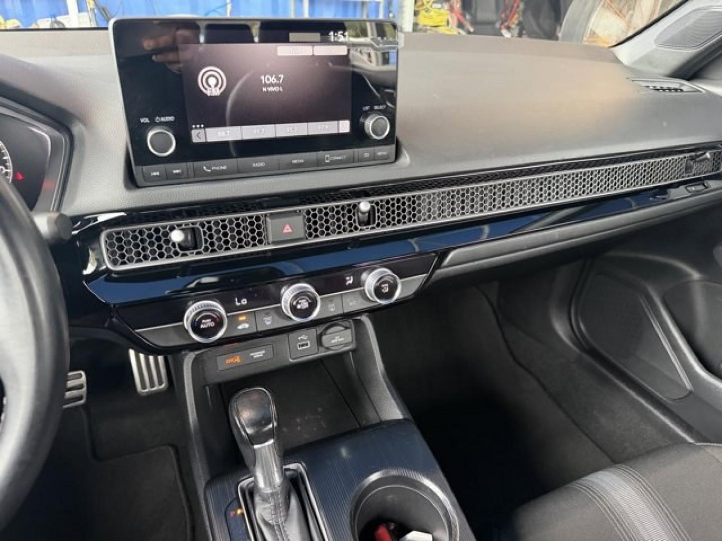 2022 Black Honda Civic Sedan (2HGFE2F51NH) with an 4 2.0 L engine, Variable transmission, located at 27610 S Dixie Hwy, Homestead, FL, 33032, (305) 749-2348, 25.510241, -80.438301 - NACTOY 2022 North American Car of the Year. Scores 37 Highway MPG and 30 City MPG! This Honda Civic Sedan boasts a Regular Unleaded I-4 2.0 L/122 engine powering this Variable transmission. Wireless Phone Connectivity, Wheels: 18 Gloss Black Alloy, Vehicle Stability Assist (VSA) Electronic Stability - Photo#9