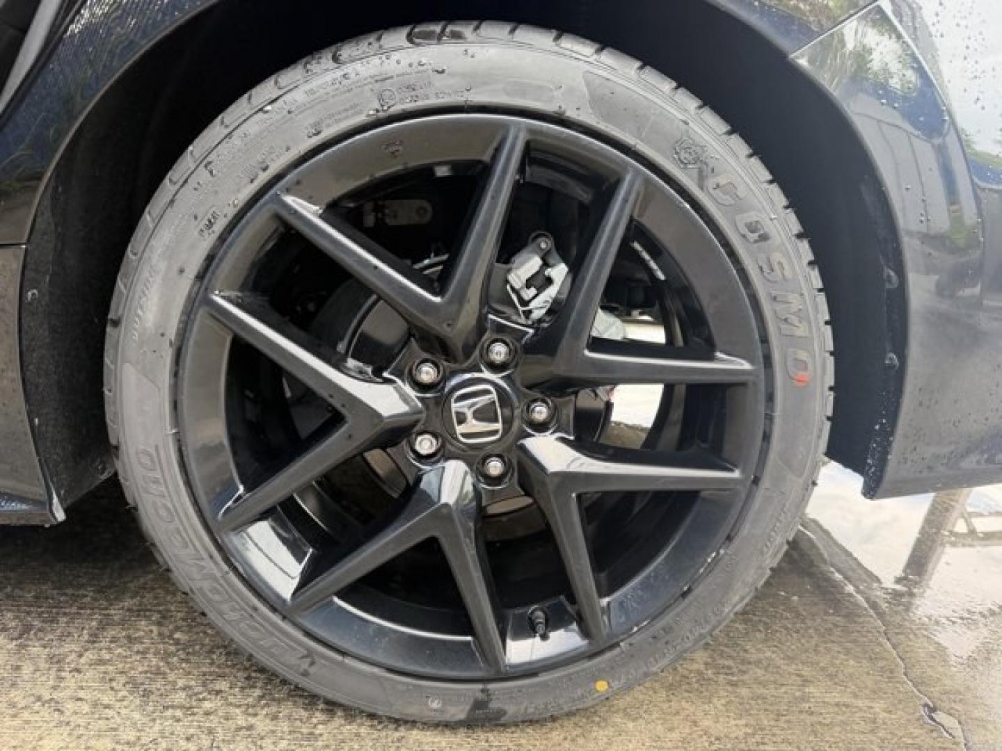 2022 Black Honda Civic Sedan (2HGFE2F51NH) with an 4 2.0 L engine, Variable transmission, located at 27610 S Dixie Hwy, Homestead, FL, 33032, (305) 749-2348, 25.510241, -80.438301 - NACTOY 2022 North American Car of the Year. Scores 37 Highway MPG and 30 City MPG! This Honda Civic Sedan boasts a Regular Unleaded I-4 2.0 L/122 engine powering this Variable transmission. Wireless Phone Connectivity, Wheels: 18 Gloss Black Alloy, Vehicle Stability Assist (VSA) Electronic Stability - Photo#14
