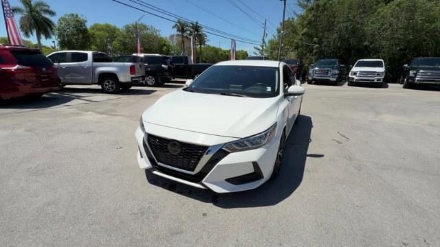 2022 Fresh Powder /Black Nissan Sentra (3N1AB8CV9NY) with an 4 2.0 L engine, Variable transmission, located at 27610 S Dixie Hwy, Homestead, FL, 33032, (305) 749-2348, 25.510241, -80.438301 - Boasts 39 Highway MPG and 29 City MPG! This Nissan Sentra boasts a Regular Unleaded I-4 2.0 L/122 engine powering this Variable transmission. FRESH POWDER, BLACK, PREMIUM CLOTH SEAT TRIM, [L92] CARPETED FLOOR MATS W/TRUNK MAT.* This Nissan Sentra Features the Following Options *Wireless Phone Connec - Photo#1