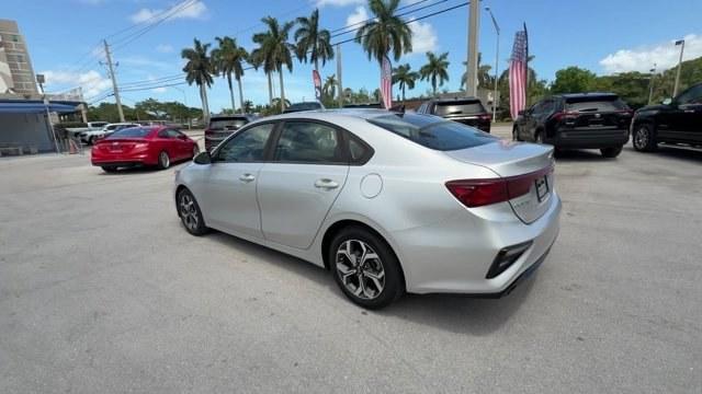 2020 Silky Silver /Black Kia Forte (3KPF24AD0LE) with an 4 2.0 L engine, Variable transmission, located at 27610 S Dixie Hwy, Homestead, FL, 33032, (305) 749-2348, 25.510241, -80.438301 - Delivers 40 Highway MPG and 29 City MPG! This Kia Forte delivers a Regular Unleaded I-4 2.0 L/122 engine powering this Variable transmission. SILKY SILVER, BLACK, WOVEN CLOTH SEAT TRIM, Woven Cloth Seat Trim.*This Kia Forte Comes Equipped with These Options *Wireless Phone Connectivity, Window Grid - Photo#2