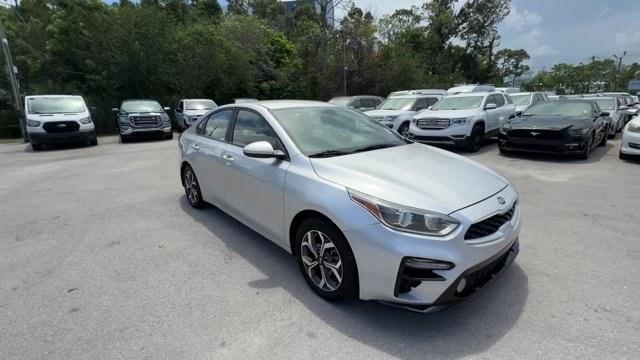 2020 Silky Silver /Black Kia Forte (3KPF24AD0LE) with an 4 2.0 L engine, Variable transmission, located at 27610 S Dixie Hwy, Homestead, FL, 33032, (305) 749-2348, 25.510241, -80.438301 - Delivers 40 Highway MPG and 29 City MPG! This Kia Forte delivers a Regular Unleaded I-4 2.0 L/122 engine powering this Variable transmission. SILKY SILVER, BLACK, WOVEN CLOTH SEAT TRIM, Woven Cloth Seat Trim.*This Kia Forte Comes Equipped with These Options *Wireless Phone Connectivity, Window Grid - Photo#6