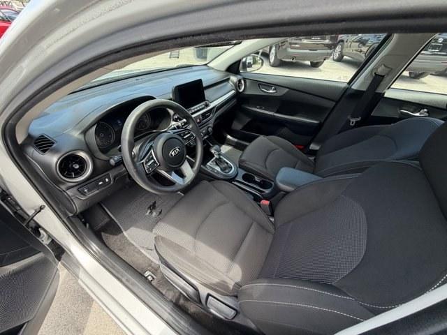 2020 Silky Silver /Black Kia Forte (3KPF24AD0LE) with an 4 2.0 L engine, Variable transmission, located at 27610 S Dixie Hwy, Homestead, FL, 33032, (305) 749-2348, 25.510241, -80.438301 - Delivers 40 Highway MPG and 29 City MPG! This Kia Forte delivers a Regular Unleaded I-4 2.0 L/122 engine powering this Variable transmission. SILKY SILVER, BLACK, WOVEN CLOTH SEAT TRIM, Woven Cloth Seat Trim.*This Kia Forte Comes Equipped with These Options *Wireless Phone Connectivity, Window Grid - Photo#11