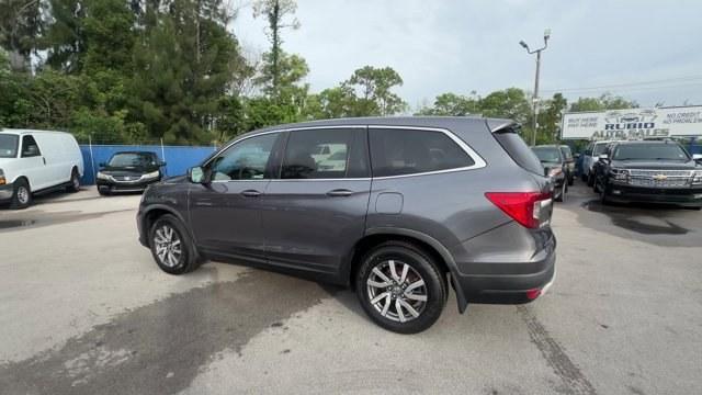 2020 Gray Honda Pilot (5FNYF5H32LB) with an 6 3.5 L engine, Automatic transmission, located at 27610 S Dixie Hwy, Homestead, FL, 33032, (305) 749-2348, 25.510241, -80.438301 - Boasts 27 Highway MPG and 19 City MPG! This Honda Pilot delivers a Regular Unleaded V-6 3.5 L/212 engine powering this Automatic transmission. Wireless Phone Connectivity, VSA Electronic Stability Control (ESC), Valet Function.* This Honda Pilot Features the Following Options *Urethane Gear Shifter - Photo#2