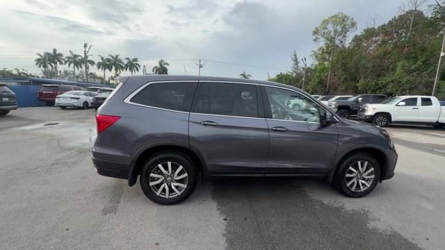 2020 Gray Honda Pilot (5FNYF5H32LB) with an 6 3.5 L engine, Automatic transmission, located at 27610 S Dixie Hwy, Homestead, FL, 33032, (305) 749-2348, 25.510241, -80.438301 - Boasts 27 Highway MPG and 19 City MPG! This Honda Pilot delivers a Regular Unleaded V-6 3.5 L/212 engine powering this Automatic transmission. Wireless Phone Connectivity, VSA Electronic Stability Control (ESC), Valet Function.* This Honda Pilot Features the Following Options *Urethane Gear Shifter - Photo#5