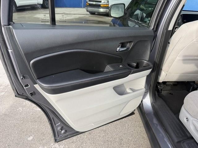 2020 Gray Honda Pilot (5FNYF5H32LB) with an 6 3.5 L engine, Automatic transmission, located at 27610 S Dixie Hwy, Homestead, FL, 33032, (305) 749-2348, 25.510241, -80.438301 - Boasts 27 Highway MPG and 19 City MPG! This Honda Pilot delivers a Regular Unleaded V-6 3.5 L/212 engine powering this Automatic transmission. Wireless Phone Connectivity, VSA Electronic Stability Control (ESC), Valet Function.* This Honda Pilot Features the Following Options *Urethane Gear Shifter - Photo#10