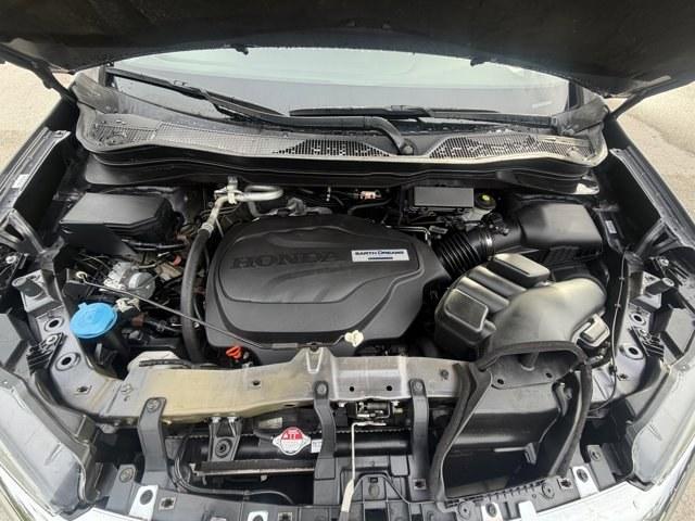 2020 Gray Honda Pilot (5FNYF5H32LB) with an 6 3.5 L engine, Automatic transmission, located at 27610 S Dixie Hwy, Homestead, FL, 33032, (305) 749-2348, 25.510241, -80.438301 - Boasts 27 Highway MPG and 19 City MPG! This Honda Pilot delivers a Regular Unleaded V-6 3.5 L/212 engine powering this Automatic transmission. Wireless Phone Connectivity, VSA Electronic Stability Control (ESC), Valet Function.* This Honda Pilot Features the Following Options *Urethane Gear Shifter - Photo#16