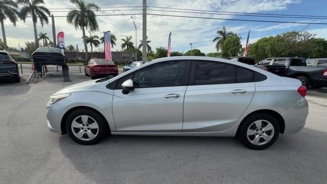 2018 Silver Ice Metallic /Jet Black Chevrolet Cruze (1G1BC5SM5J7) with an 4 1.4L engine, Automatic transmission, located at 27610 S Dixie Hwy, Homestead, FL, 33032, (305) 749-2348, 25.510241, -80.438301 - KBB.com 10 Most Awarded Brands. Only 70,975 Miles! Boasts 40 Highway MPG and 29 City MPG! This Chevrolet Cruze delivers a Turbocharged Gas I4 1.4L/ engine powering this Automatic transmission. TRANSMISSION, 6-SPEED AUTOMATIC (STD), SILVER ICE METALLIC, SEATS, FRONT BUCKET WITH RECLINING SEATBACKS AN - Photo#1