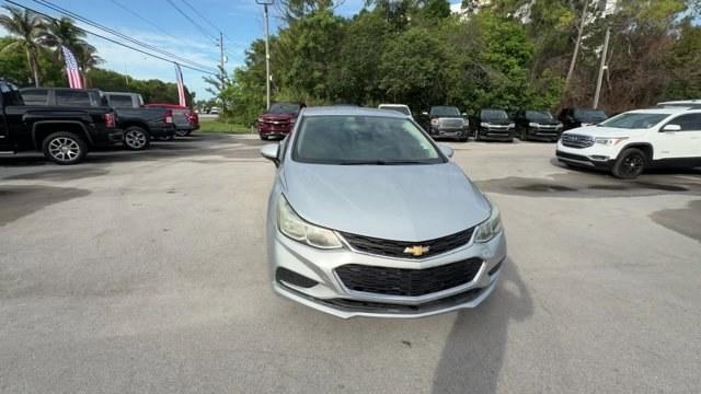 2018 Silver Ice Metallic /Jet Black Chevrolet Cruze (1G1BC5SM5J7) with an 4 1.4L engine, Automatic transmission, located at 27610 S Dixie Hwy, Homestead, FL, 33032, (305) 749-2348, 25.510241, -80.438301 - KBB.com 10 Most Awarded Brands. Only 70,975 Miles! Boasts 40 Highway MPG and 29 City MPG! This Chevrolet Cruze delivers a Turbocharged Gas I4 1.4L/ engine powering this Automatic transmission. TRANSMISSION, 6-SPEED AUTOMATIC (STD), SILVER ICE METALLIC, SEATS, FRONT BUCKET WITH RECLINING SEATBACKS AN - Photo#7