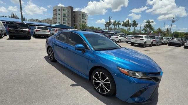 2018 Blue Toyota Camry (4T1B11HK7JU) with an 4 2.5 L engine, Automatic transmission, located at 27610 S Dixie Hwy, Homestead, FL, 33032, (305) 749-2348, 25.510241, -80.438301 - KBB.com Best Family Sedans. This Toyota Camry boasts a Regular Unleaded I-4 2.5 L/152 engine powering this Automatic transmission. Wireless Phone Connectivity, Window Grid Antenna, Variable Intermittent Wipers.*This Toyota Camry Comes Equipped with These Options *Valet Function, Trunk Rear Cargo Acc- Photo#6