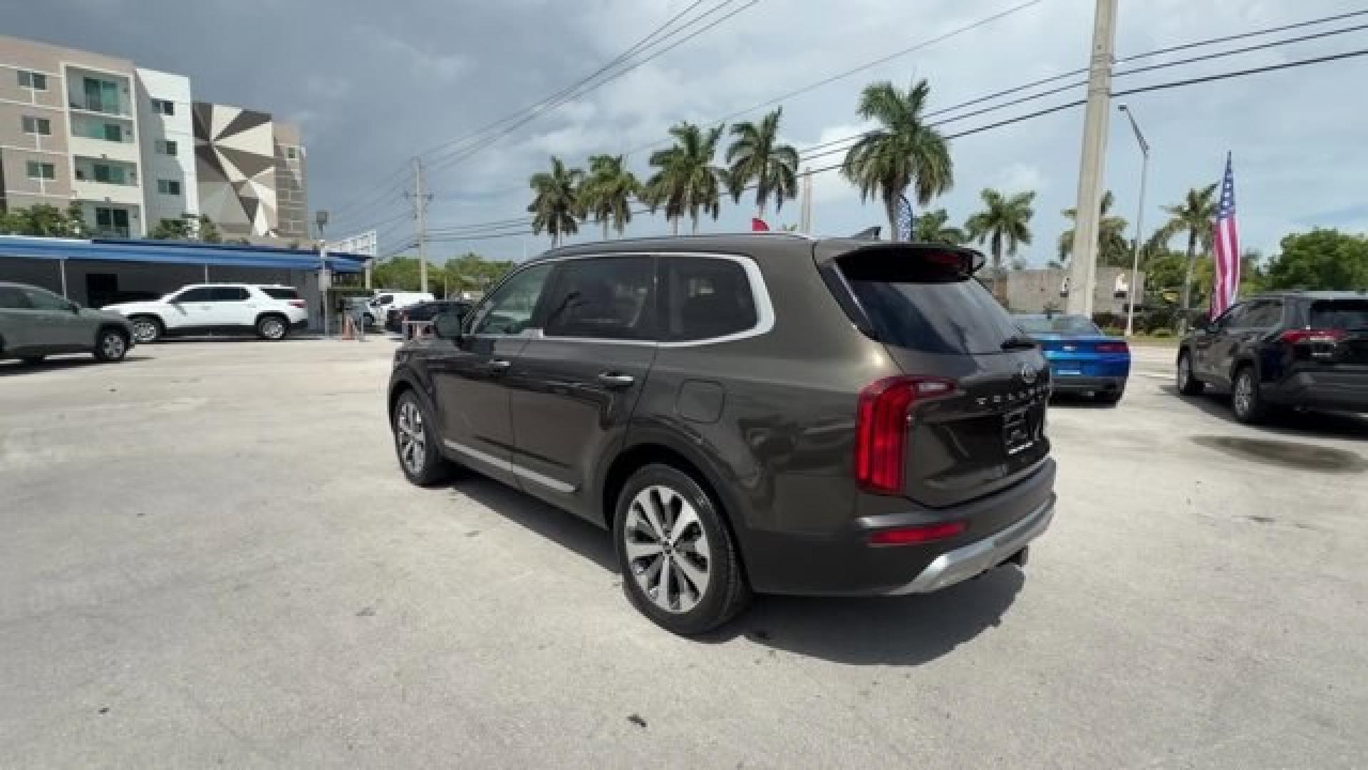2020 Dark Moss /Black Kia Telluride (5XYP64HC8LG) with an 6 3.8 L engine, Automatic transmission, located at 27610 S Dixie Hwy, Homestead, FL, 33032, (305) 749-2348, 25.510241, -80.438301 - NACTOY 2020 North American Utility of the Year. Scores 26 Highway MPG and 20 City MPG! This Kia Telluride boasts a Regular Unleaded V-6 3.8 L/231 engine powering this Automatic transmission. DARK MOSS, CARPETED FLOOR MATS, BLACK, SOFINO ARTIFICIAL LEATHER UPHOLSTERY.*This Kia Telluride Comes Equippe- Photo#2
