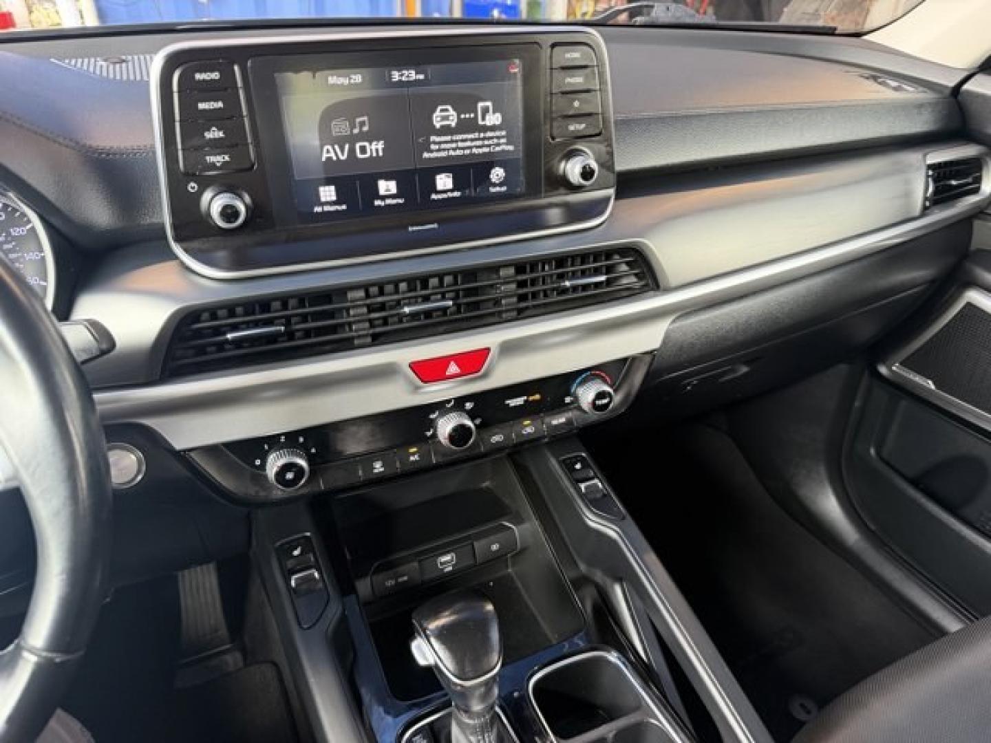 2020 Dark Moss /Black Kia Telluride (5XYP64HC8LG) with an 6 3.8 L engine, Automatic transmission, located at 27610 S Dixie Hwy, Homestead, FL, 33032, (305) 749-2348, 25.510241, -80.438301 - NACTOY 2020 North American Utility of the Year. Scores 26 Highway MPG and 20 City MPG! This Kia Telluride boasts a Regular Unleaded V-6 3.8 L/231 engine powering this Automatic transmission. DARK MOSS, CARPETED FLOOR MATS, BLACK, SOFINO ARTIFICIAL LEATHER UPHOLSTERY.*This Kia Telluride Comes Equippe- Photo#9