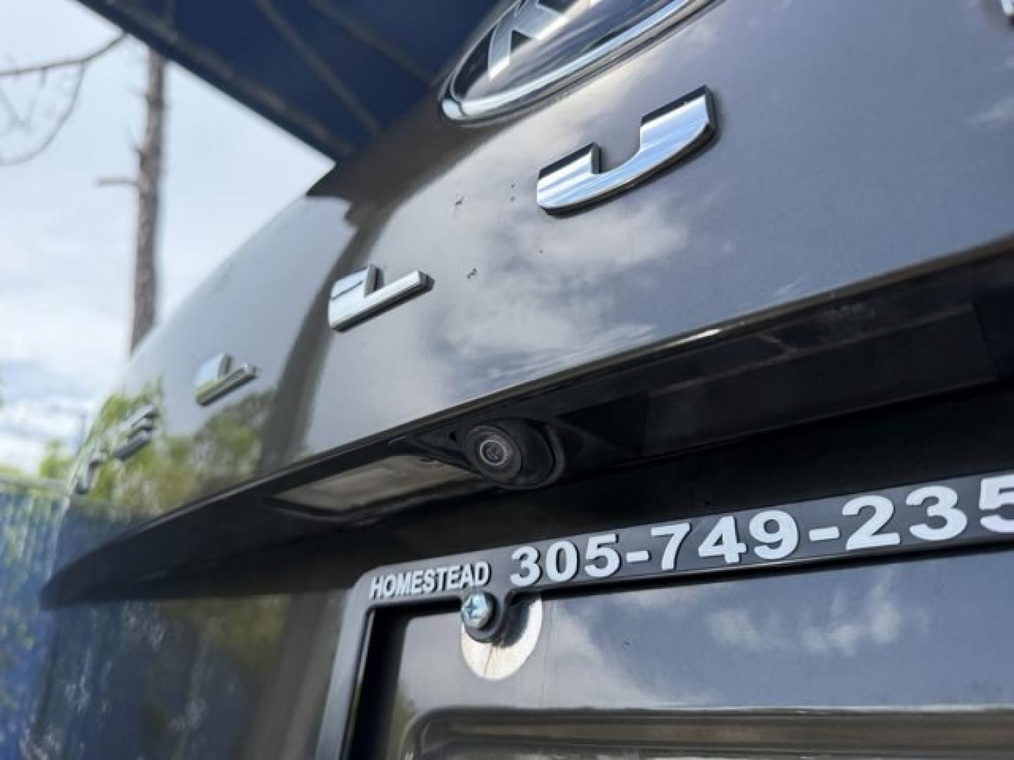 2020 Dark Moss /Black Kia Telluride (5XYP64HC8LG) with an 6 3.8 L engine, Automatic transmission, located at 27610 S Dixie Hwy, Homestead, FL, 33032, (305) 749-2348, 25.510241, -80.438301 - NACTOY 2020 North American Utility of the Year. Scores 26 Highway MPG and 20 City MPG! This Kia Telluride boasts a Regular Unleaded V-6 3.8 L/231 engine powering this Automatic transmission. DARK MOSS, CARPETED FLOOR MATS, BLACK, SOFINO ARTIFICIAL LEATHER UPHOLSTERY.*This Kia Telluride Comes Equippe- Photo#15