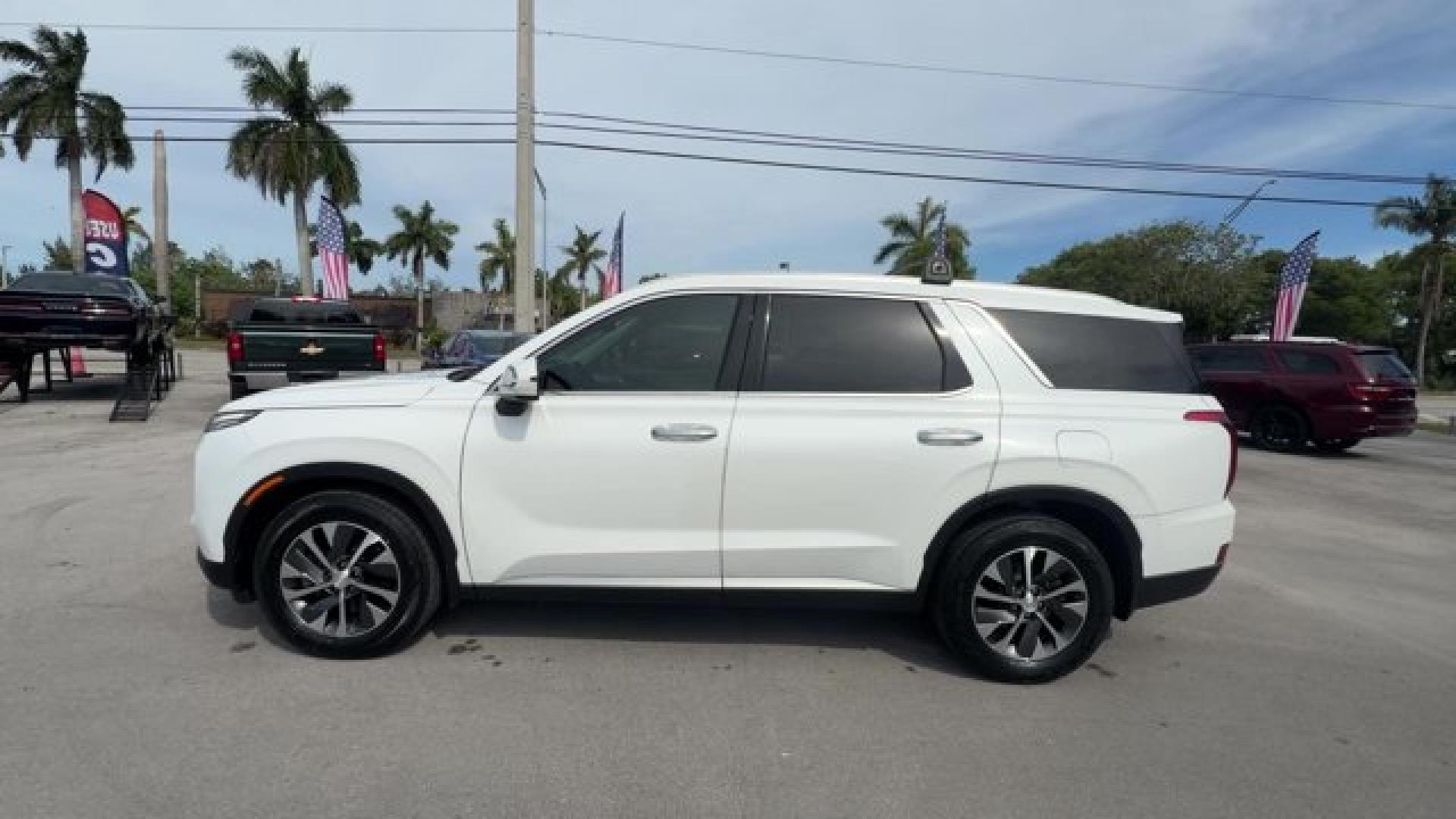 2021 Hyper White /Gray Hyundai Palisade (KM8R24HE4MU) with an 6 3.8 L engine, Automatic transmission, located at 27610 S Dixie Hwy, Homestead, FL, 33032, (305) 749-2348, 25.510241, -80.438301 - Delivers 26 Highway MPG and 19 City MPG! This Hyundai Palisade delivers a Regular Unleaded V-6 3.8 L/231 engine powering this Automatic transmission. OPTION GROUP 01, MUDGUARDS, HYPER WHITE.* This Hyundai Palisade Features the Following Options *CARPETED FLOOR MATS, CARGO TRAY, CARGO NET, CARGO COVE- Photo#1