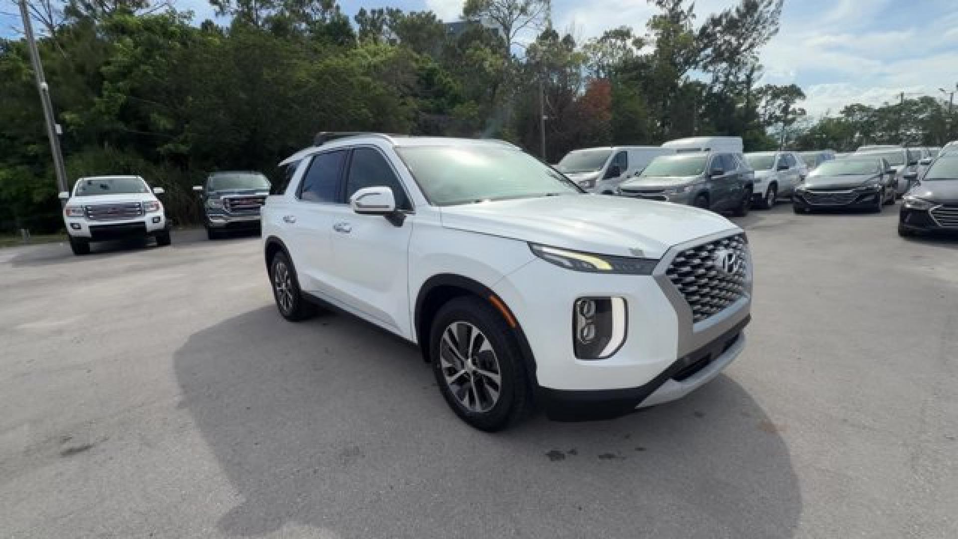 2021 Hyper White /Gray Hyundai Palisade (KM8R24HE4MU) with an 6 3.8 L engine, Automatic transmission, located at 27610 S Dixie Hwy, Homestead, FL, 33032, (305) 749-2348, 25.510241, -80.438301 - Delivers 26 Highway MPG and 19 City MPG! This Hyundai Palisade delivers a Regular Unleaded V-6 3.8 L/231 engine powering this Automatic transmission. OPTION GROUP 01, MUDGUARDS, HYPER WHITE.* This Hyundai Palisade Features the Following Options *CARPETED FLOOR MATS, CARGO TRAY, CARGO NET, CARGO COVE- Photo#6