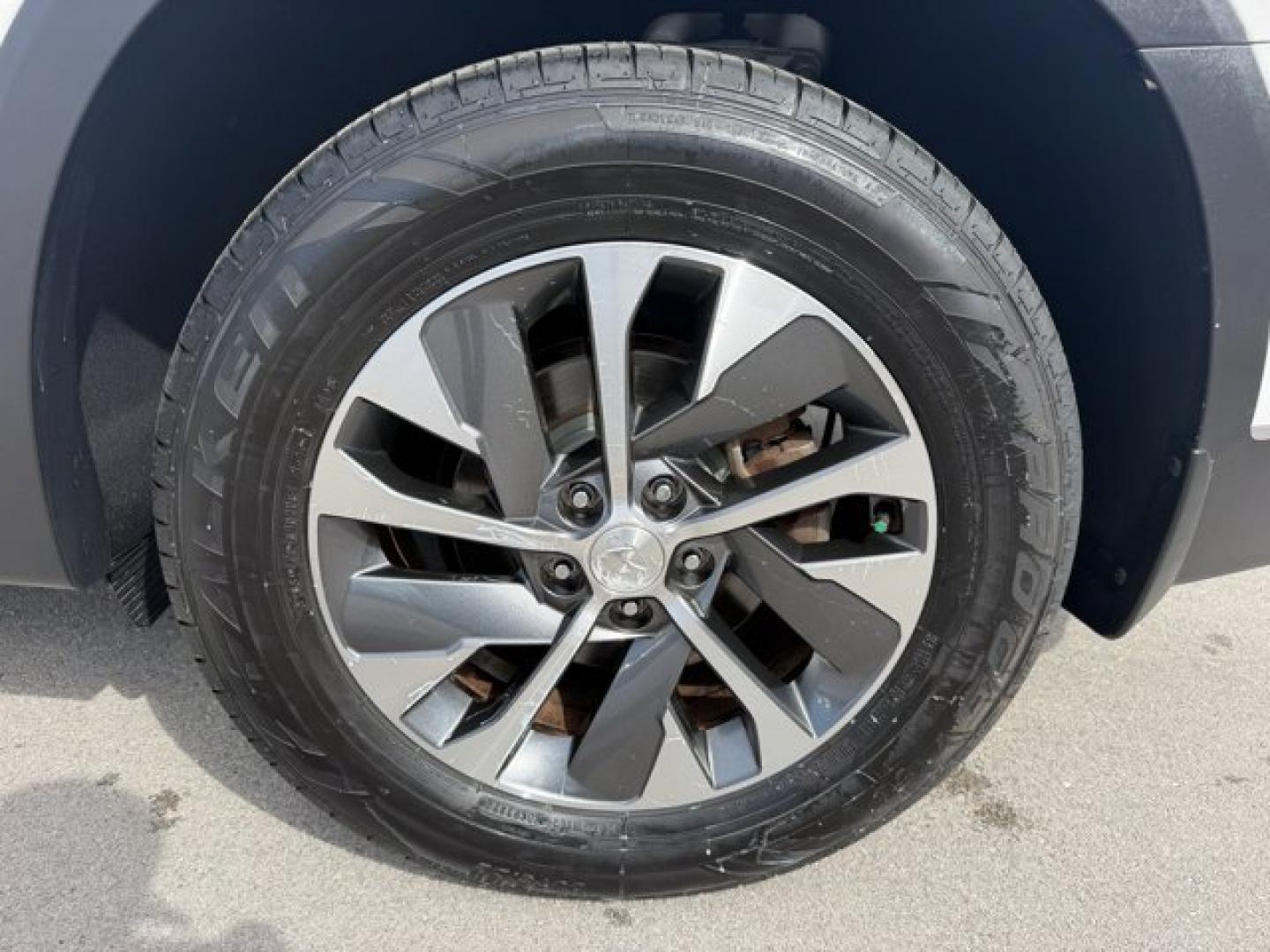 2021 Hyper White /Gray Hyundai Palisade (KM8R24HE4MU) with an 6 3.8 L engine, Automatic transmission, located at 27610 S Dixie Hwy, Homestead, FL, 33032, (305) 749-2348, 25.510241, -80.438301 - Delivers 26 Highway MPG and 19 City MPG! This Hyundai Palisade delivers a Regular Unleaded V-6 3.8 L/231 engine powering this Automatic transmission. OPTION GROUP 01, MUDGUARDS, HYPER WHITE.* This Hyundai Palisade Features the Following Options *CARPETED FLOOR MATS, CARGO TRAY, CARGO NET, CARGO COVE- Photo#16
