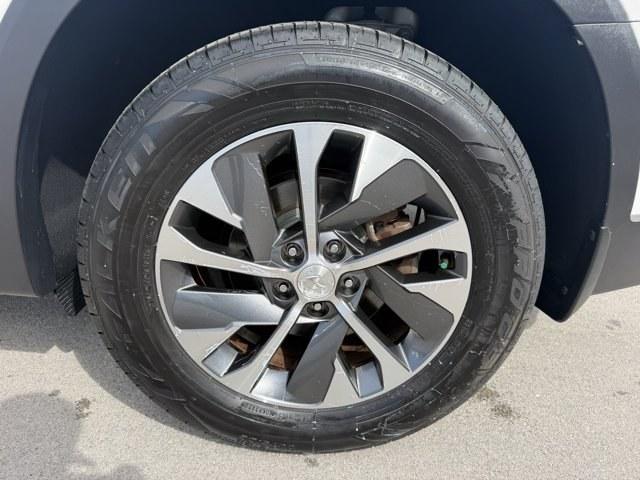 2021 Hyper White /Gray Hyundai Palisade (KM8R24HE4MU) with an 6 3.8 L engine, Automatic transmission, located at 27610 S Dixie Hwy, Homestead, FL, 33032, (305) 749-2348, 25.510241, -80.438301 - Delivers 26 Highway MPG and 19 City MPG! This Hyundai Palisade delivers a Regular Unleaded V-6 3.8 L/231 engine powering this Automatic transmission. OPTION GROUP 01, MUDGUARDS, HYPER WHITE.* This Hyundai Palisade Features the Following Options *CARPETED FLOOR MATS, CARGO TRAY, CARGO NET, CARGO COVE- Photo#16