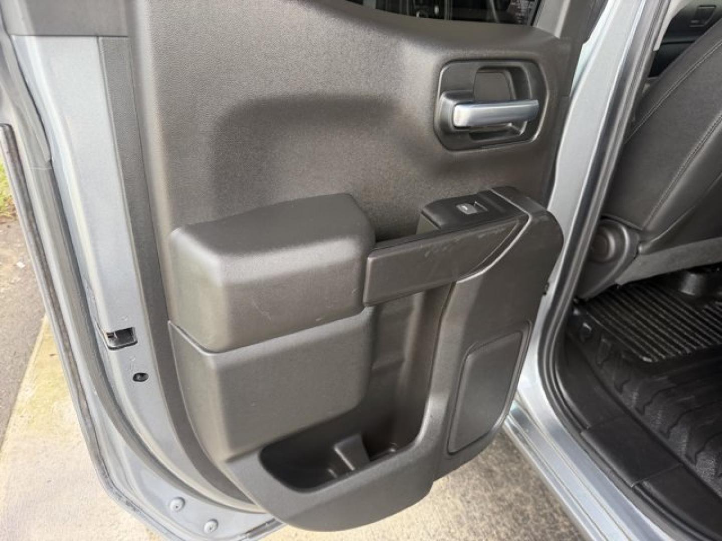 2019 Satin Steel Metallic /Jet Black Chevrolet Silverado 1500 (1GCRWAEH3KZ) with an 6 4.3L engine, Automatic transmission, located at 27610 S Dixie Hwy, Homestead, FL, 33032, (305) 749-2348, 25.510241, -80.438301 - Ward's 10 Best Engines. Boasts 21 Highway MPG and 16 City MPG! This Chevrolet Silverado 1500 delivers a Gas V6 4.3L/262 engine powering this Automatic transmission. WT CONVENIENCE PACKAGE includes (AQQ) Remote Keyless Entry, (QT5) EZ Lift power lock and release tailgate, (AKO) tinted windows, (C49)- Photo#12