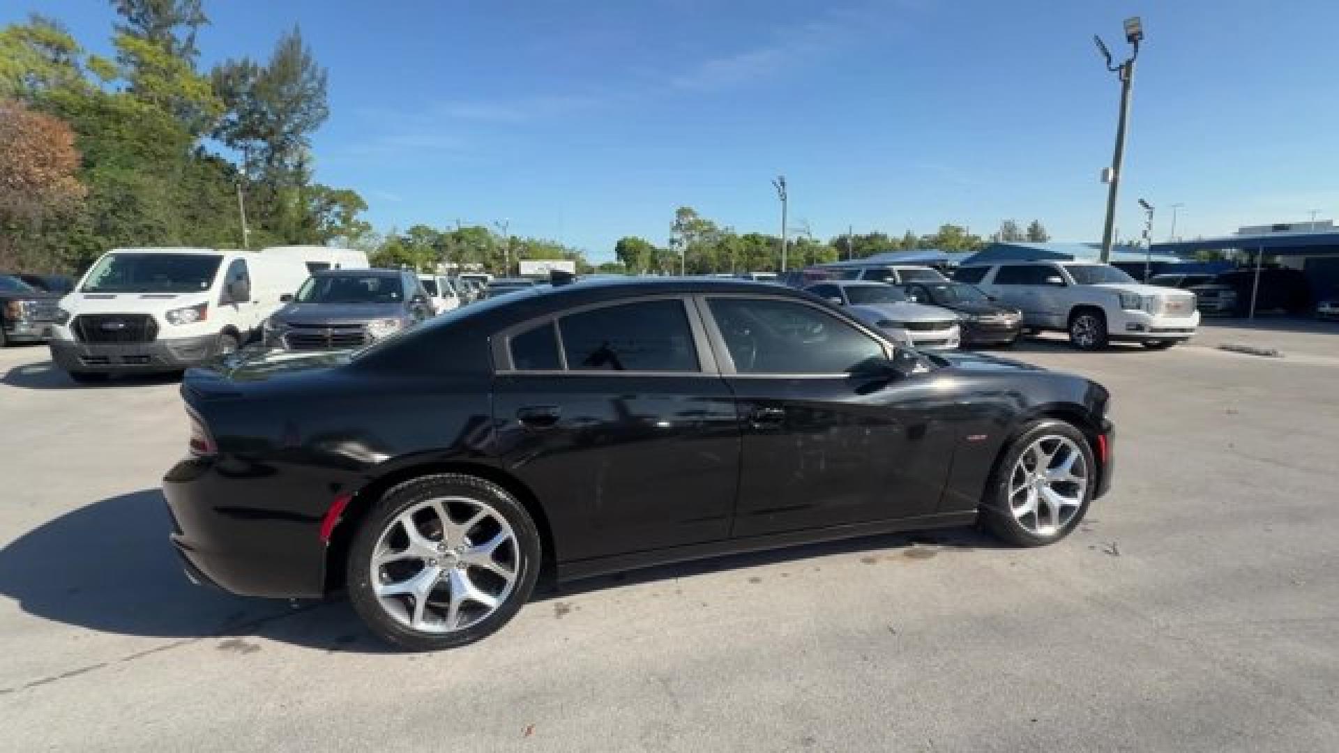 2016 Pitch Black Clearcoat /Black Dodge Charger (2C3CDXCT0GH) with an 8 5.7 L engine, Automatic transmission, located at 27610 S Dixie Hwy, Homestead, FL, 33032, (305) 749-2348, 25.510241, -80.438301 - KBB.com 10 Best Used Cars Under $20,000. Only 109,229 Miles! Boasts 25 Highway MPG and 16 City MPG! This Dodge Charger delivers a Regular Unleaded V-8 5.7 L/345 engine powering this Automatic transmission. TRANSMISSION: 8-SPEED AUTOMATIC (8HP70) (STD), QUICK ORDER PACKAGE 29N R/T -inc: Engine: 5.7L- Photo#4