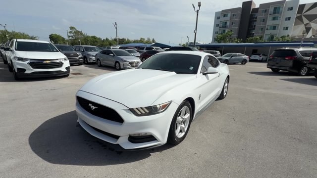 photo of 2017 Ford Mustang 