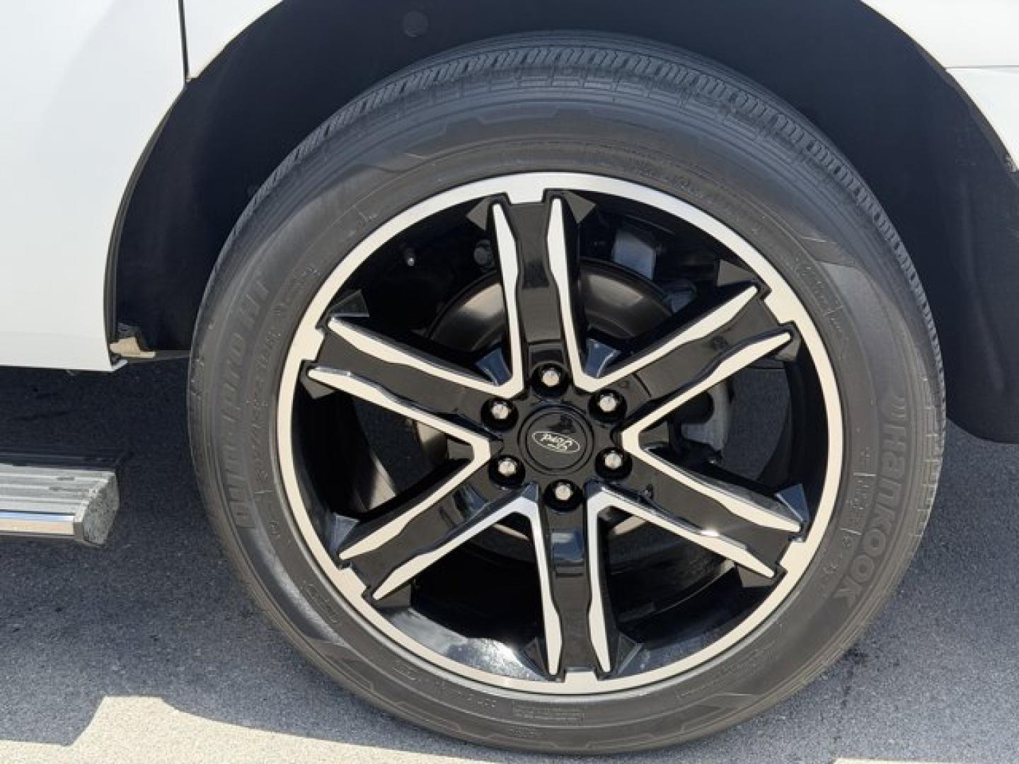2021 White Ford Expedition Max (1FMJK2AT0ME) with an 6 3.5 L engine, Automatic transmission, located at 27610 S Dixie Hwy, Homestead, FL, 33032, (305) 749-2348, 25.510241, -80.438301 - Boasts 21 Highway MPG and 16 City MPG! This Ford Expedition Max delivers a Twin Turbo Premium Unleaded V-6 3.5 L/213 engine powering this Automatic transmission. ENGINE: 3.5L ECOBOOST V6 -inc: auto start-stop technology (STD), Wireless Phone Connectivity, Window Grid Antenna.* This Ford Expedition M- Photo#15