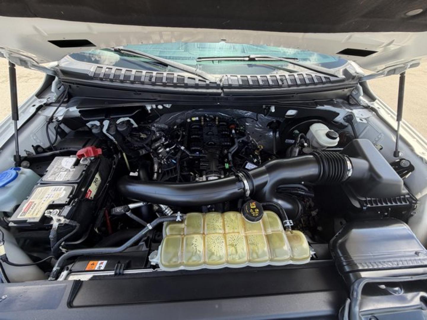 2021 White Ford Expedition Max (1FMJK2AT0ME) with an 6 3.5 L engine, Automatic transmission, located at 27610 S Dixie Hwy, Homestead, FL, 33032, (305) 749-2348, 25.510241, -80.438301 - Boasts 21 Highway MPG and 16 City MPG! This Ford Expedition Max delivers a Twin Turbo Premium Unleaded V-6 3.5 L/213 engine powering this Automatic transmission. ENGINE: 3.5L ECOBOOST V6 -inc: auto start-stop technology (STD), Wireless Phone Connectivity, Window Grid Antenna.* This Ford Expedition M- Photo#16
