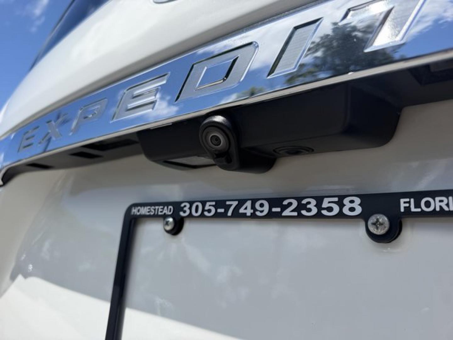 2021 White Ford Expedition Max (1FMJK2AT0ME) with an 6 3.5 L engine, Automatic transmission, located at 27610 S Dixie Hwy, Homestead, FL, 33032, (305) 749-2348, 25.510241, -80.438301 - Boasts 21 Highway MPG and 16 City MPG! This Ford Expedition Max delivers a Twin Turbo Premium Unleaded V-6 3.5 L/213 engine powering this Automatic transmission. ENGINE: 3.5L ECOBOOST V6 -inc: auto start-stop technology (STD), Wireless Phone Connectivity, Window Grid Antenna.* This Ford Expedition M- Photo#17