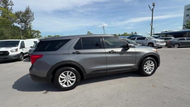 2021 Silver Ford Explorer (1FMSK7BH8MG) with an 4 2.3 L engine, Automatic transmission, located at 27610 S Dixie Hwy, Homestead, FL, 33032, (305) 749-2348, 25.510241, -80.438301 - Scores 28 Highway MPG and 21 City MPG! This Ford Explorer boasts a Intercooled Turbo Premium Unleaded I-4 2.3 L/140 engine powering this Automatic transmission. ENGINE: 2.3L ECOBOOST I-4 -inc: auto start-stop technology (STD), Wheels: 18 Painted Aluminum, Voice Activated Dual Zone Front Automatic Ai- Photo#5