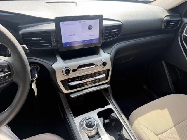 2021 Silver Ford Explorer (1FMSK7BH8MG) with an 4 2.3 L engine, Automatic transmission, located at 27610 S Dixie Hwy, Homestead, FL, 33032, (305) 749-2348, 25.510241, -80.438301 - Scores 28 Highway MPG and 21 City MPG! This Ford Explorer boasts a Intercooled Turbo Premium Unleaded I-4 2.3 L/140 engine powering this Automatic transmission. ENGINE: 2.3L ECOBOOST I-4 -inc: auto start-stop technology (STD), Wheels: 18 Painted Aluminum, Voice Activated Dual Zone Front Automatic Ai- Photo#9