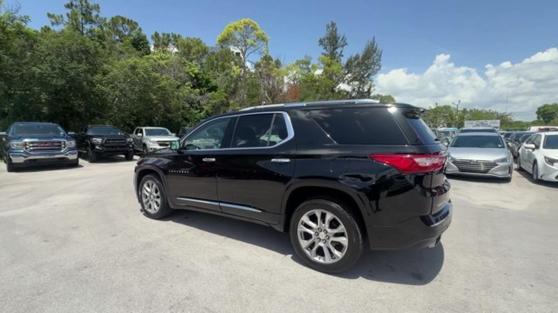 2018 Mosaic Black Metallic /Jet Black Chevrolet Traverse (1GNERKKW0JJ) with an 6 3.6L engine, Automatic transmission, located at 27610 S Dixie Hwy, Homestead, FL, 33032, (305) 749-2348, 25.510241, -80.438301 - KBB.com Best Family Cars. Scores 27 Highway MPG and 18 City MPG! This Chevrolet Traverse boasts a Gas V6 3.6L/ engine powering this Automatic transmission. TRANSMISSION, 9-SPEED AUTOMATIC (STD), SUNROOF, DUAL SKYSCAPE 2-PANEL POWER with tilt-sliding front and fixed rear with sunscreen, SEATS, FRONT- Photo#2