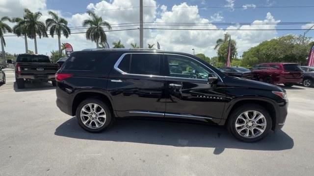 2018 Mosaic Black Metallic /Jet Black Chevrolet Traverse (1GNERKKW0JJ) with an 6 3.6L engine, Automatic transmission, located at 27610 S Dixie Hwy, Homestead, FL, 33032, (305) 749-2348, 25.510241, -80.438301 - KBB.com Best Family Cars. Scores 27 Highway MPG and 18 City MPG! This Chevrolet Traverse boasts a Gas V6 3.6L/ engine powering this Automatic transmission. TRANSMISSION, 9-SPEED AUTOMATIC (STD), SUNROOF, DUAL SKYSCAPE 2-PANEL POWER with tilt-sliding front and fixed rear with sunscreen, SEATS, FRONT- Photo#5