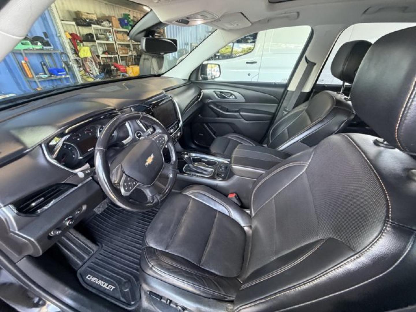 2018 Mosaic Black Metallic /Jet Black Chevrolet Traverse (1GNERKKW0JJ) with an 6 3.6L engine, Automatic transmission, located at 27610 S Dixie Hwy, Homestead, FL, 33032, (305) 749-2348, 25.510241, -80.438301 - KBB.com Best Family Cars. Scores 27 Highway MPG and 18 City MPG! This Chevrolet Traverse boasts a Gas V6 3.6L/ engine powering this Automatic transmission. TRANSMISSION, 9-SPEED AUTOMATIC (STD), SUNROOF, DUAL SKYSCAPE 2-PANEL POWER with tilt-sliding front and fixed rear with sunscreen, SEATS, FRONT- Photo#10