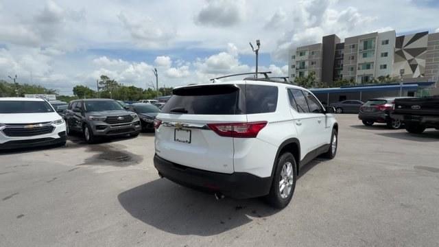 2020 Summit White /Jet Black Chevrolet Traverse (1GNERGKW3LJ) with an 6 3.6L engine, Automatic transmission, located at 27610 S Dixie Hwy, Homestead, FL, 33032, (305) 749-2348, 25.510241, -80.438301 - Scores 27 Highway MPG and 18 City MPG! This Chevrolet Traverse delivers a Gas V6 3.6L/217 engine powering this Automatic transmission. WHEELS, 18 (45.7 CM) BRIGHT SILVER PAINTED ALUMINUM (STD), UNIVERSAL HOME REMOTE includes garage door opener, programmable, TRANSMISSION, 9-SPEED AUTOMATIC (STD).*Th- Photo#4