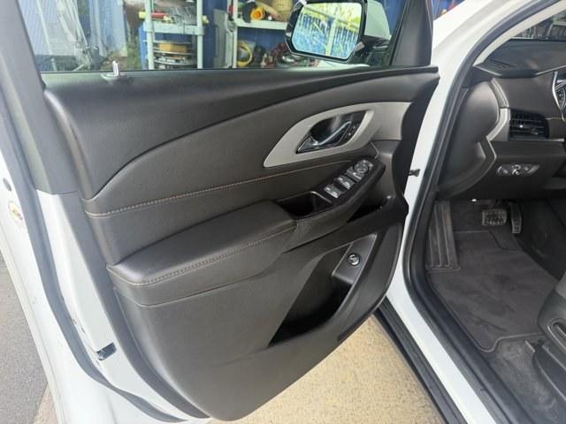 2020 Summit White /Jet Black Chevrolet Traverse (1GNERGKW3LJ) with an 6 3.6L engine, Automatic transmission, located at 27610 S Dixie Hwy, Homestead, FL, 33032, (305) 749-2348, 25.510241, -80.438301 - Scores 27 Highway MPG and 18 City MPG! This Chevrolet Traverse delivers a Gas V6 3.6L/217 engine powering this Automatic transmission. WHEELS, 18 (45.7 CM) BRIGHT SILVER PAINTED ALUMINUM (STD), UNIVERSAL HOME REMOTE includes garage door opener, programmable, TRANSMISSION, 9-SPEED AUTOMATIC (STD).*Th- Photo#14