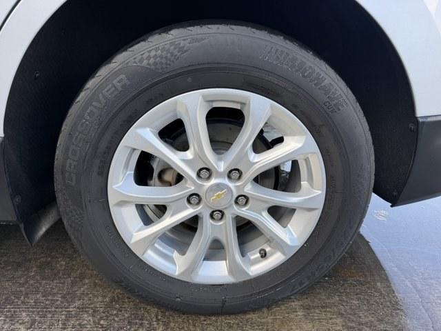 2019 Silver Ice Metallic /Medium Ash Gray Chevrolet Equinox (2GNAXHEV3K6) with an 4 1.5L engine, Automatic transmission, located at 27610 S Dixie Hwy, Homestead, FL, 33032, (305) 749-2348, 25.510241, -80.438301 - KBB.com 10 Best SUVs Under $30,000. Scores 32 Highway MPG and 26 City MPG! This Chevrolet Equinox delivers a Turbocharged Gas I4 1.5L/92 engine powering this Automatic transmission. WHEELS, 17 (43.2 CM) ALUMINUM (STD), TRANSMISSION, 6-SPEED AUTOMATIC, ELECTRONICALLY-CONTROLLED WITH OVERDRIVE include- Photo#13